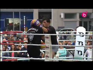 Démonstration de différents types de boxe place de la Monnaie