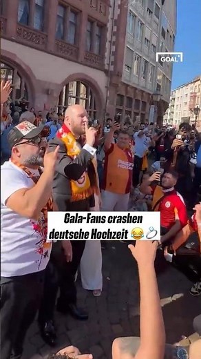 Gala-Fans crashen deutsche Hochzeit 😂😳 #ucl