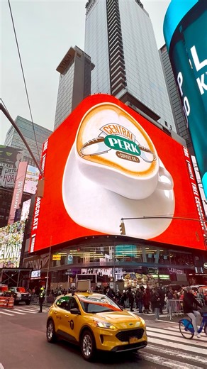 ☕️ Could I BE any more excited? @centralperk is officially opening its first standalone coffeehouse in Times Square next week and will be a must visit for @friends fans! 🛋️ They’ll have the iconic orange couch, NYC-exclusive menu items guided by Top Chef Tom Colicchio including “The One with NYC Matcha” & “NY Relaxi Taxi Tall Iced Cooler,” artwork on display by pop artist Burton Morris, limited-edition merchandise, and more. 📍 20 Times Square (The corner of 47th & 7th) ⏰ Scheduled to open 12/1