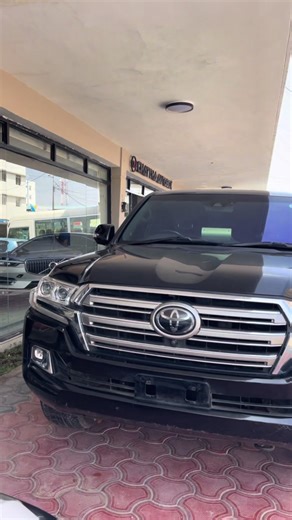 Toyota Land Cruiser ZX V8 Black for Sale in Mombasa