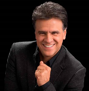 La Biografía de Carlos Cauhtémoc Sánchez y sus obras ▷➡️ Postposmo