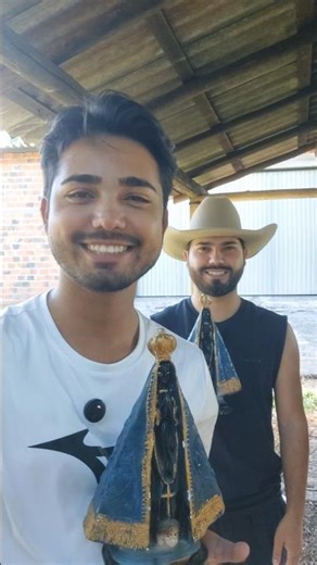 🌟 Quem confia em Maria nunca caminha sozinho.