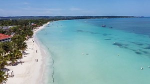 US issues life-saving travel warning to tourist hub & 13 checks you must make