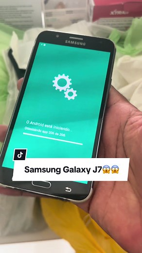 Problemas no Samsung Galaxy J7: tela não inicia