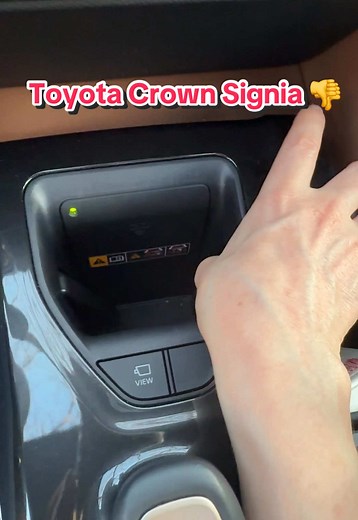 Things I don’t like on the @Toyota USA Signia 👎 ##cardujour##nactoy##wwcoty##cartok##carreviews##toyota##toyotacrownsignia