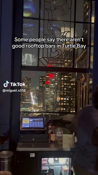 This Turtle Bay rooftop bar was great! #bars #rooftop #nyc #turtlebay #tudorcity