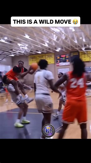 Ballislife on Instagram: "I’ve never seen someone pull this move out in a game before 😭😭 🎥 @highlightking_864"