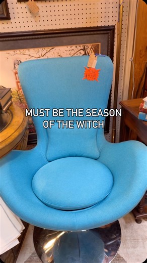 12 reactions | Must be the season of the witch! It’s officially countdown to Halloween  stop by for last minute costumes and decorations! Open today 11am-6pm  | In Retrospect - Vintage Mall | Facebook