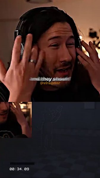 Markiplier's Hilarious Reactions in FNAF Gameplay