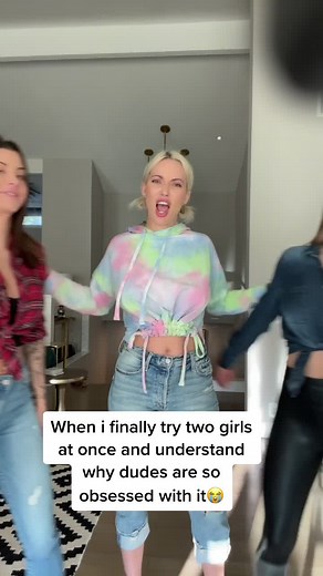 I feel so powerful 😭👯‍♀️ #bi #lesbiansoftiktok @dakota.tv @skyefires