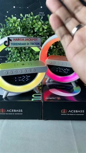 Wireless Charging LED Table Lamp with FM Radio