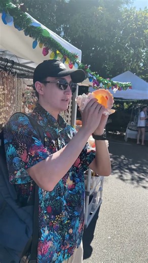 He’s Been Practicing the Conch Shell… It’s Not Working 😅🐚 #kona #kailua #shorts #travel #hawaii