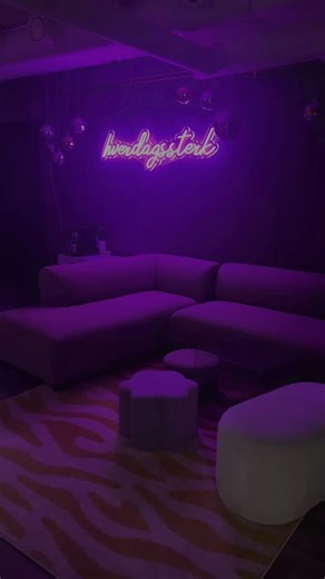 Basic shit, æ blir aldri lei av å snakke om kor AVGJØRENDE det e for å føle sæ bra og ha overskudd ✌🏻🥳 Steg, bra mat, vann, og søvn e 🔑, alikevæll e det så vanskelig å prioritere 😅 Som bonusvaner tar æ kreatin hver dag, den med smak har vært gamechanger, nu blir det tatt quææær dag 🫶🏻 og æ træne stortsett et minimum av 4 økter i uka, om det ikke e sykdom/ferie/hvileuke osv. 😎 Ka e dine vaner som holde flytende? | SM Training