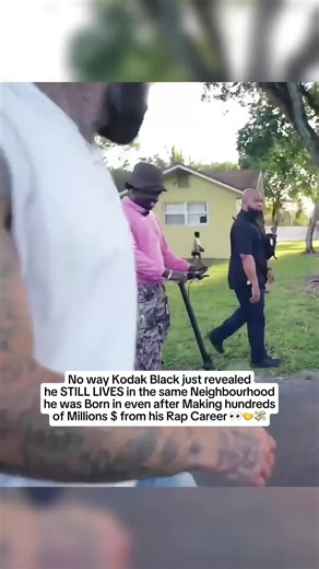 Clipping Light on Instagram: "Kodak Black remained Loyal to his Day Ones ❤️ #n3on #kodakblack #rap"