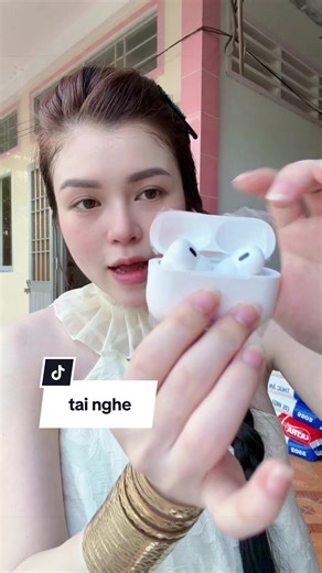 Tai nghe không dây tiện lợi: review, phụ kiện kèm theo