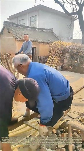 Bending Wood by Hand: How Farmers Shape Traditional Mulberry Forks