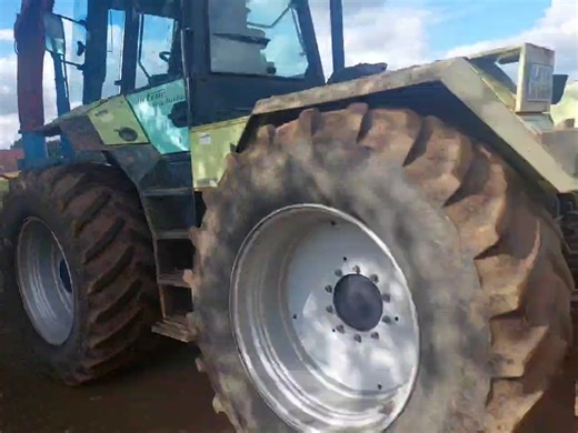 215K views · 1.2K reactions | Ein Deutz-Fahr Intrac 6.60 Turbo auf dem Weg zum Maishäckseln, danke an Christian Ophaus für das HandyVideo per Nachricht. | profi | Facebook