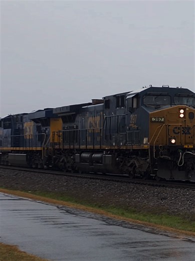 CSX M692 P5 Horn Mow Equip. #railroad #trainvideo #csx #fyp #freighttrain