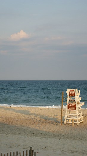 8.6K reactions · 214 shares | me waiting for the 4pm check in 﫩 #travelbuddies #traveltiktok #vacationvibes #beachtrip #girlstrip #letsbatch credit/permission: @britty_paige | Batch | Facebook