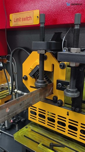 Hydraulic Iron Worker Shearing Angle steel with Hydraulic Holder#ironworker #manufacturing #shear