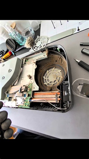 PS5 Cleaning & Liquid Metal Replacement in Île-de-France