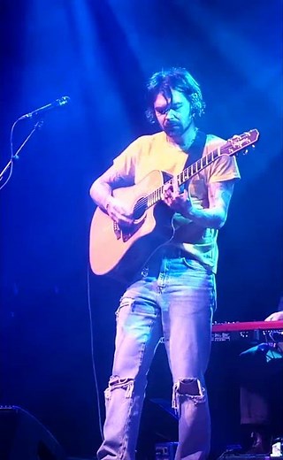 Biffy Clyro - True Believer (acoustic)