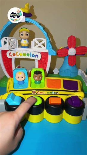 Cocomelon Barn & Pop Up Play Figuy