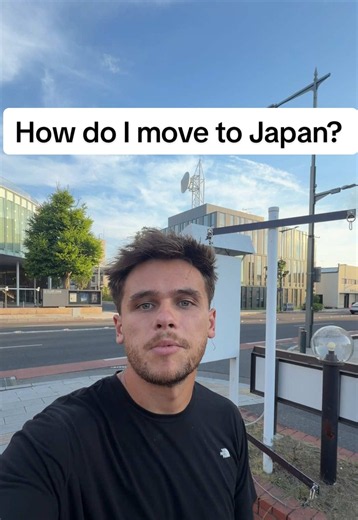 Robot Food Delivery in Japan: A Solo Travel Experience