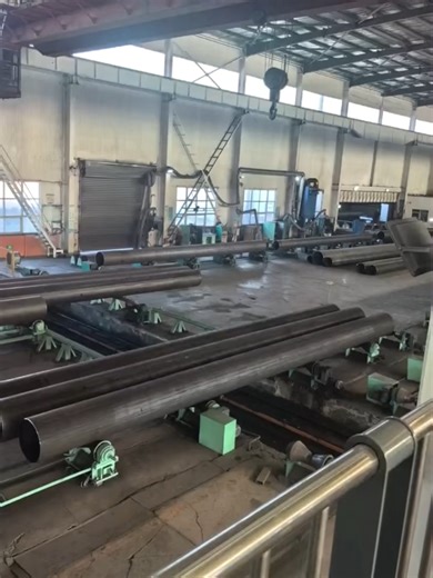 11月25日(21)Dimensional precision check! We use laser measuring tools to verify pipe roundness, wall thickness, and straightness. Tolerance stays within ±0.5mm—ensuring perfect alignment for pipeline laying and structural installation, no on-site adjustments needed.