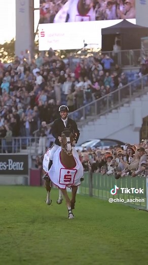 CHIO Aachen Crowd with Richard Vogel