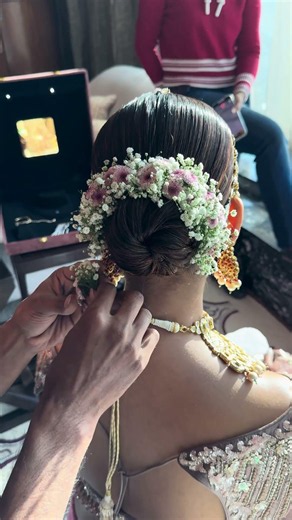 Bride getting ready #bridal #bridemakeup #indianwedding #makeup