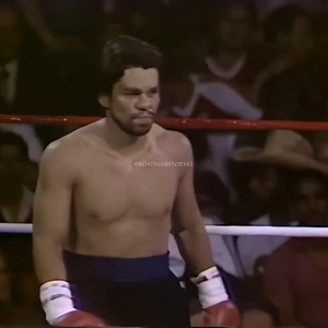 Vladimir Savekov on Instagram: "Enjoy your Saturday with a Masterclass by Hands of Stone (Manos de Piedra)! Enjoy ! @robertoduranbox Davey Moore vs. Roberto Duran The fight took place on Duran's 32nd birthday. Duran became the 7th fighter in boxing history to win world titles in three weight divisions. TKO at 2:02 in round 8 of 15 June 16, 1983 Madison Square Garden, New York, New York, USA WBA World Super Welterweight Title (4th defense by Moore) #box #boxe #boxeo #бокс #boxing #boxingworld #bo