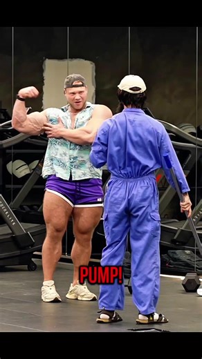 Bodybuilder Pranks Gym Cleaner with Muscle Show