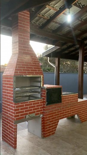 Churrasqueira pré moldada com forno e fogão à lenha! #churrasqueira #construction #obra #viral