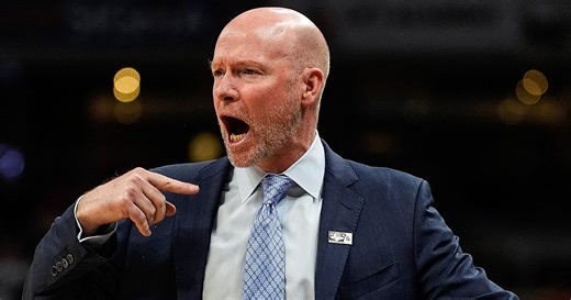 WATCH: Kevin Willard threatens to fire Villanova staff during mid-game interview