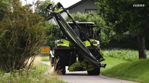 Die Alternative zur 3-fach Mähkombi nennt sich DISCO 4400. 😎 ➡ Maximale Arbeitsbreite im Heckanbau ➡ Neue Vektor-Klappung klappt hydraulisch leicht nach hinten in die sichere Transportposition ➡ ACTIVE FLOAT Entlastung für schmutzfreies Ernten ➡ MAX CUT für beste Schnittqualität ...alle weiteren Details gibt's im Video 😉 Ihr möchtet noch mehr über die CLAAS Futtererntetechnik erfahren, dann schaut vorbei: https://bit.ly/3KRUUAy #claas #bestesfutter | CLAAS