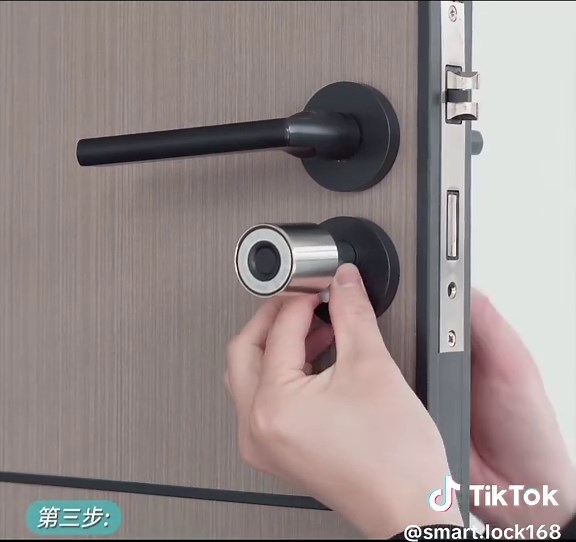 C'est facile à remplacer, si nécessaire☎️#doorlock #Smartlock #Lock