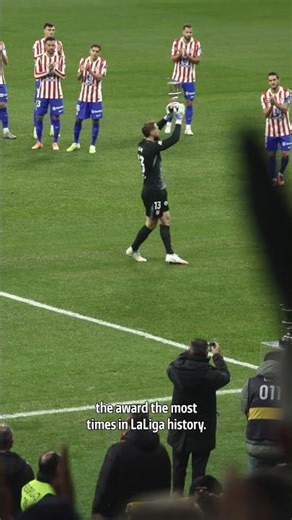 Oblak introduced his six Zamora Trophies as Atlético goalkeeper