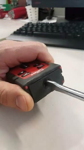 Hilti PD 42 Laser meter battery replacement..