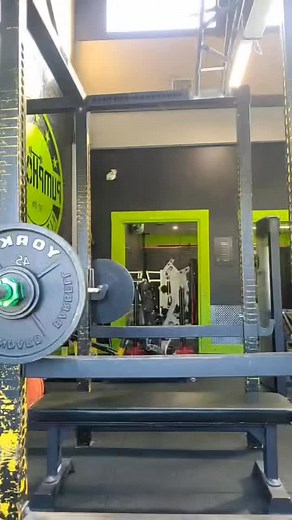 20 comments | I think this weight was 150lbs… I can’t make out what the weights say, but I’m pretty sure it’s not 165lbs lol although I’d like to say it is ha Throw back to when I living in BC and this was my gym… @pumphousefitness miss this gym, miss the friends I made and miss living in the mountains ️ | Alisha Dan | Facebook