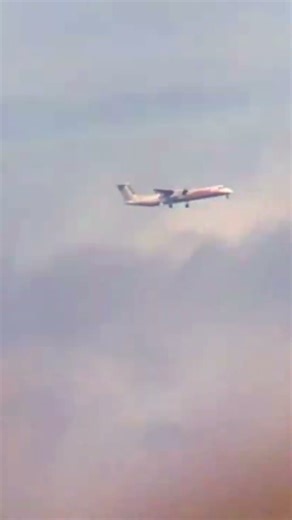 SpiceJet's Bombardier Q400 Dash-8 arrives in near perfect weather #shorts #airplane #aviation