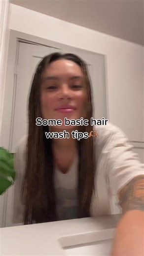 Here’s a few tips when washing your hair 🫶🏽 #haircare #hairtok #hairstylistsoftiktok #hairstylistlife #hairroutine #vancouverhair #vancouverbalyage #vancouversalon #hairwashingroutine #hairtips #hairwashinttips #howtocareforyourhair