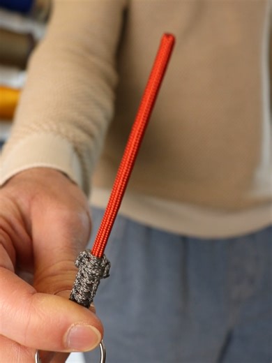 DIY Paracord Keychain Inspired by Star Wars