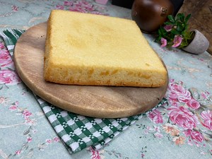 332K views · 6.2K reactions | Arata jalnic am incercat reteta ei si nu mi-a iesit. Pandispan umed reteta cu paharul. Reteta 4 oua 1 pahar de 200ml de faina 1 pahar aproape plin de zahar putina sare vanilie 12-14 linguri de ulei 13 linguri de apa fiarta 1/2 plic praf de copt #pandispan #blatumed #retete #ellacooking | Ella Cooking | Facebook