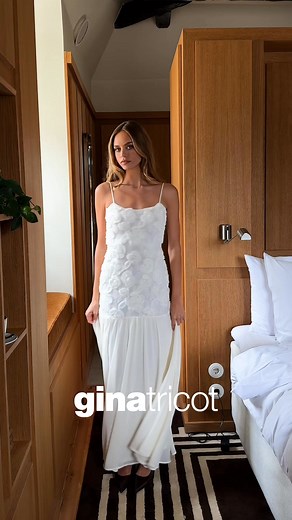 Årets partylooks är här! ✨ Se hur @lailahasanovic stylar dem för en kväll ute. | Gina Tricot