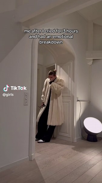 Who relates? 👀 @S A S H A #girls #girlsbelike #imjustagirl #girlhood #girlproblems #girlcontent #girlythings #relatable #relatablecontent #viralvideo #mood #females #explore