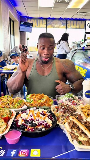 Who made this! 😡 @bigtime_eatz @Bigtime Eatz • 📍Bigtime Eatz, 18645 15 Mile Rd, Clinton Township, MI 48035 • • • • #restaurant #foodie #whomadethis #happy #dance