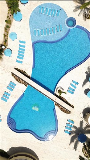 Mondays at Infinity Bay feel like pure sunshine ☀️🌴 Golden mornings, ocean breeze, and that laid-back Caribbean ambiance you’ve been dreaming of. ✨ Planning a family vacation in the Caribbean? 🌺🐚 We’ve got everything you need for the perfect escape, beachfront comfort, amazing amenities, and unforgettable moments together 🏖️👨‍👩‍👧‍👦💙 📩 reservations@infinitybay.com 🌐 www.infinitybay.com | Infinity Bay Spa & Beach Resort