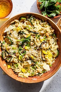 Zucchini Orzo Salad with zesty Pepperoncini Dressing https://dishingouthealth.com/zucchini-orzo-salad/ | Dishing Out Health