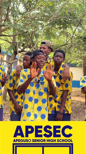 Daniel from the visual Art Department killed the beat 🔥🔥. Apesec hopped on the trending WFL RIDDIM . This is part 2. #apegusoshs #Apegusoseniorhigh @MAC 🇯🇲 @HSA @Eastern High School live @High school Hype